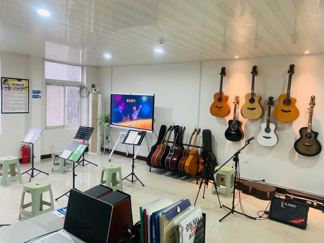 暑期班火热招生中.卓乐琴行吉他中心暑期吉他班招